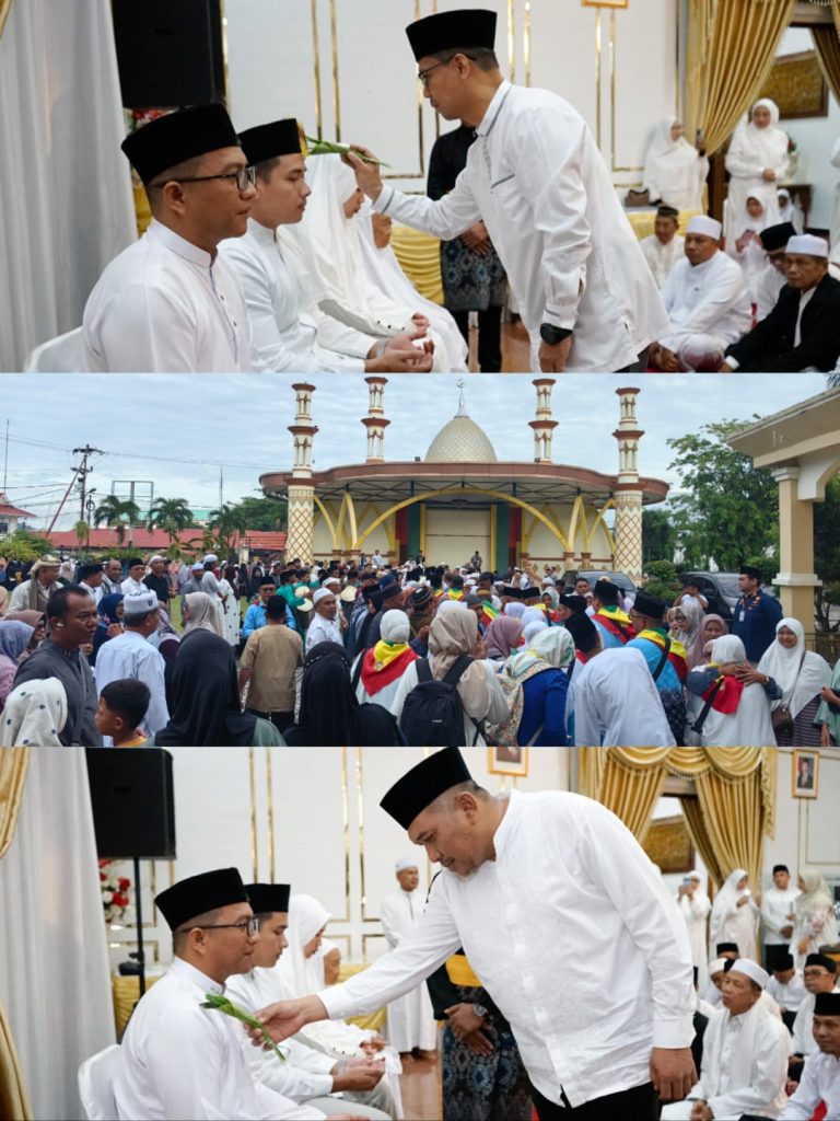 Tepuk Tepung Tawar Awali Prosesi Pelepasan 120 Jama’ah Haji di Karimun, Berikut Jadwal Kepulangannya!